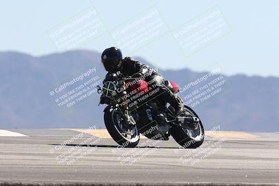 media/Oct-13-2025-Moto Forza (Mon) [[a66d839500]]/3-B Group/Session 4 (Turn 9)/